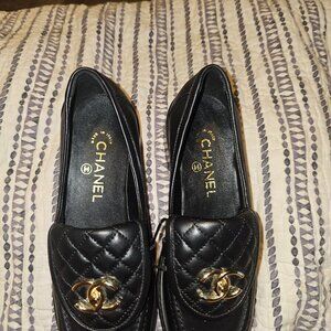 Chanel black leather quilted loafers 38c